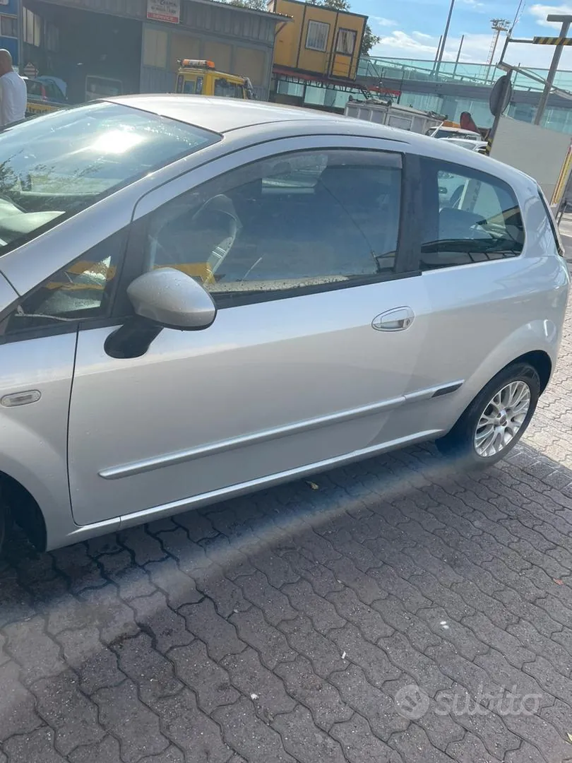 Fiat Punto Evo 2010 photo 3