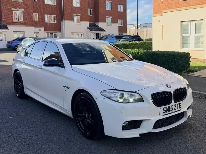 BMW 5 Series 2015 photo 4