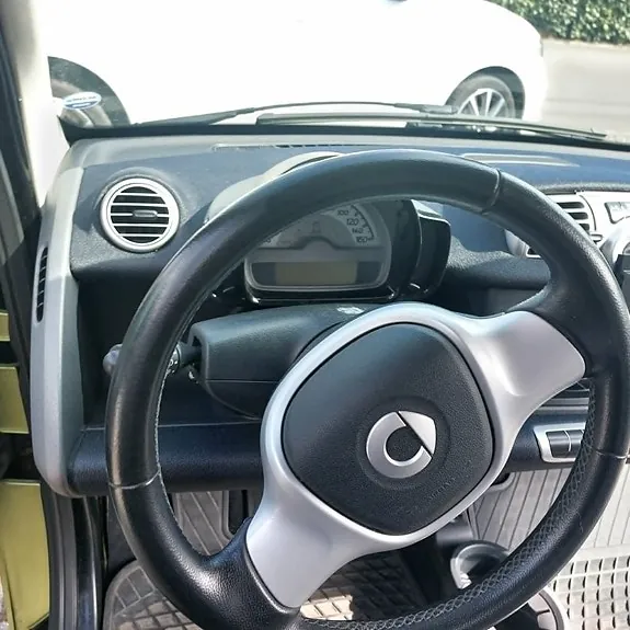 Smart Fortwo Coupe 2011 photo 5