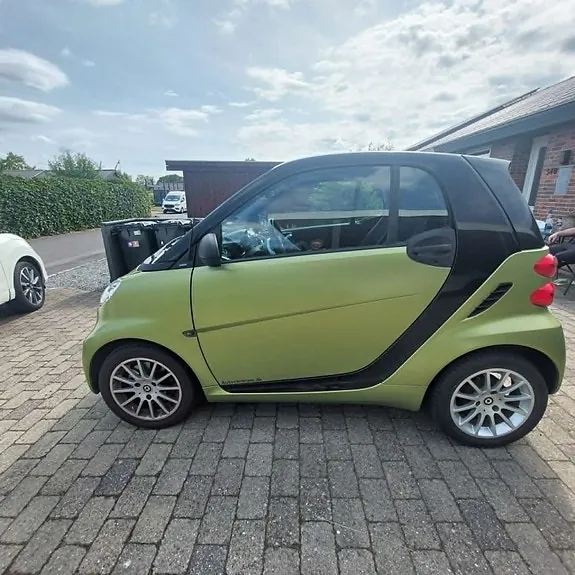 Smart Fortwo Coupe 2011 photo 4