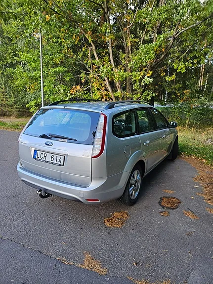 Ford Focus 2011 photo 2