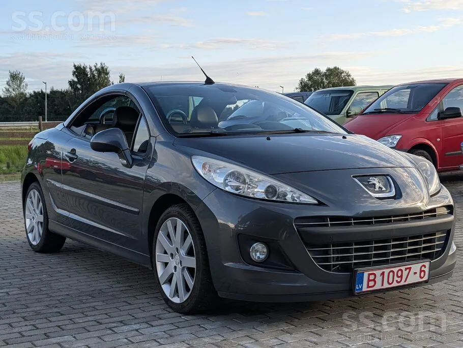 Peugeot 207 Cabrio 2012 photo 2