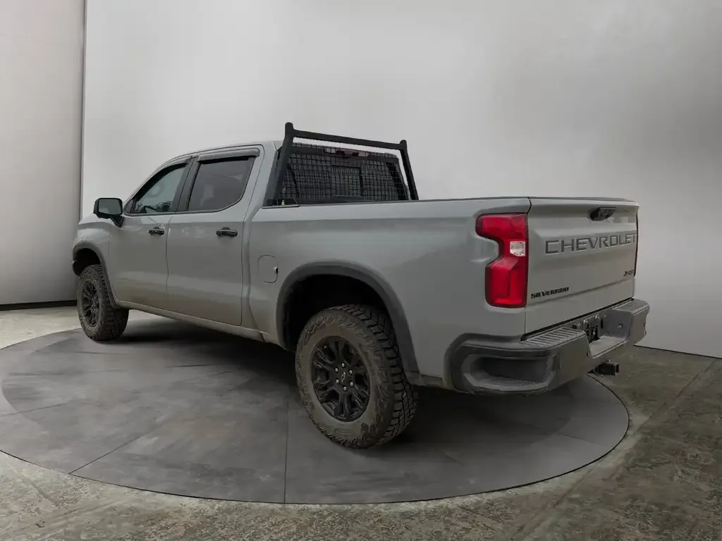 Chevrolet Silverado 1500 2024 photo 3
