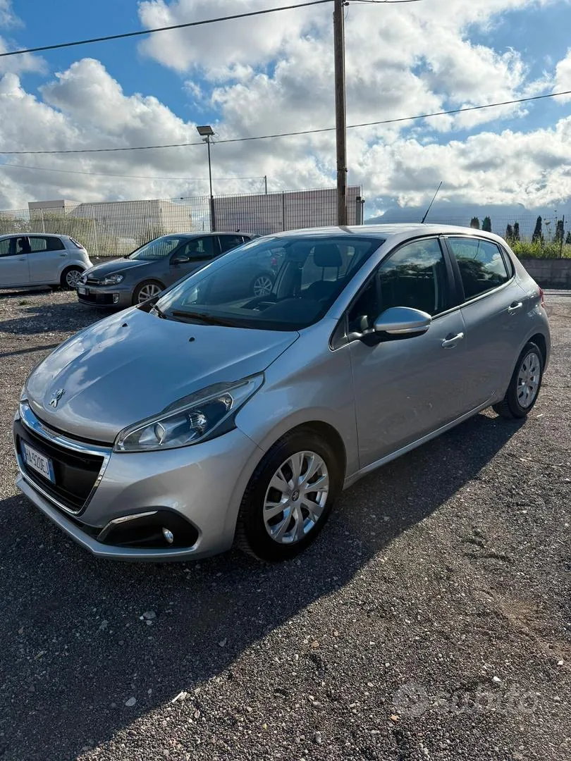 Peugeot 208 2015 photo 2