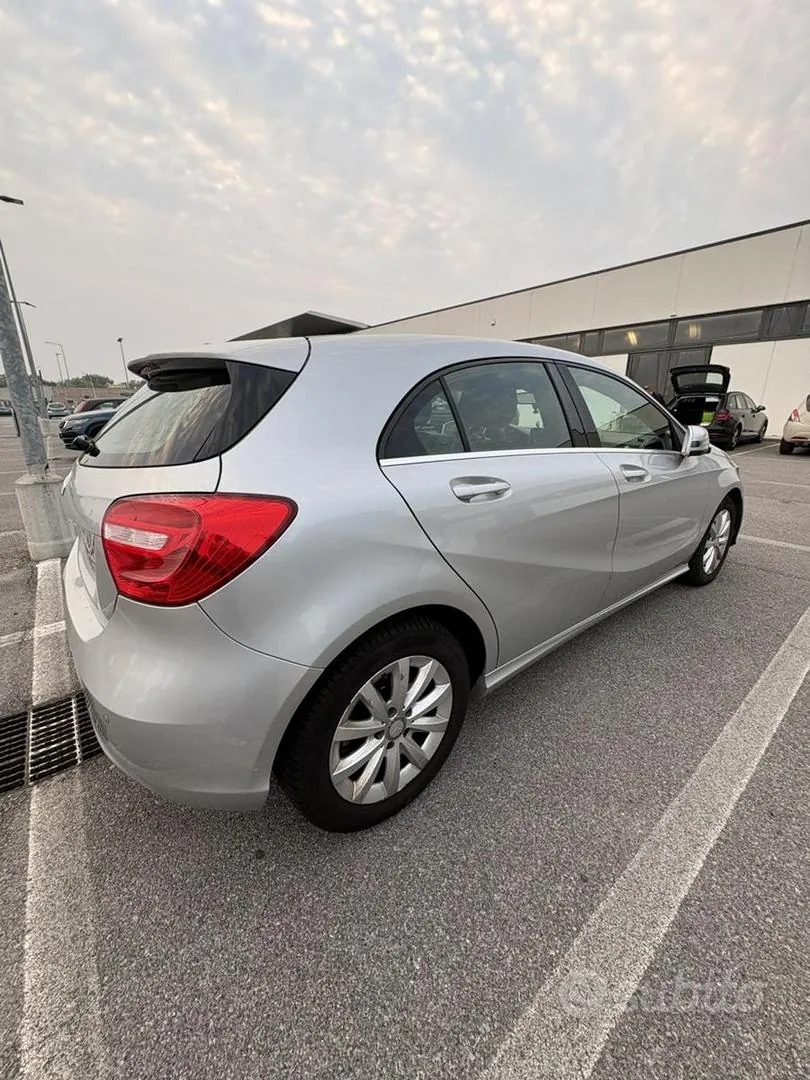 Mercedes-Benz A 2013 photo 2