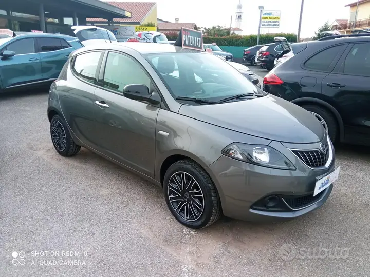 Lancia Ypsilon