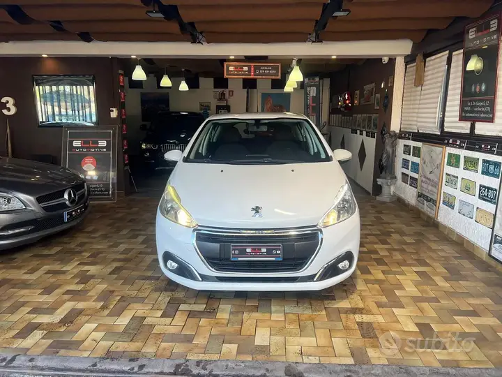 Peugeot 208 2018 photo 2