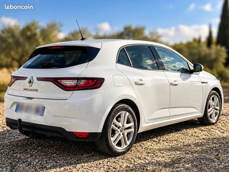 Renault Megane 2017 photo 2