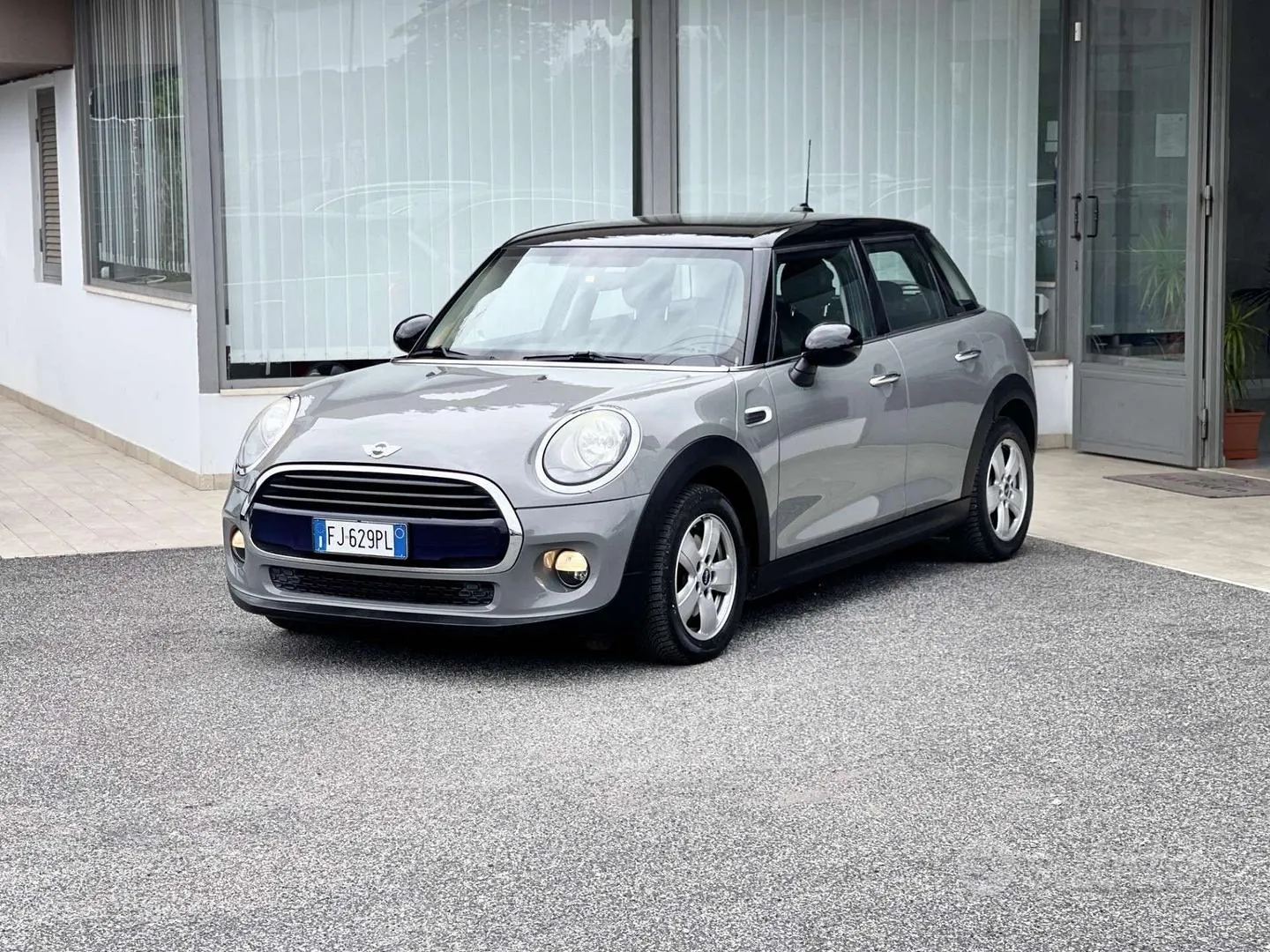 Mini Cooper 2017 photo 3