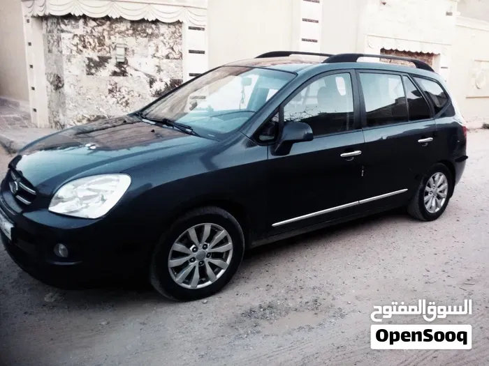 Kia Carens 2010 photo 5