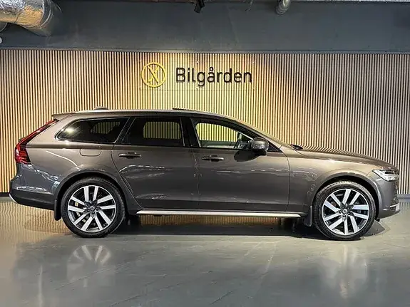 Volvo V90 Cross Country 2022 photo 2