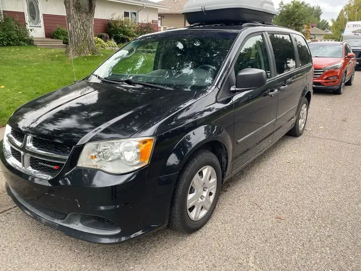 Dodge Grand Caravan 2012 photo 2