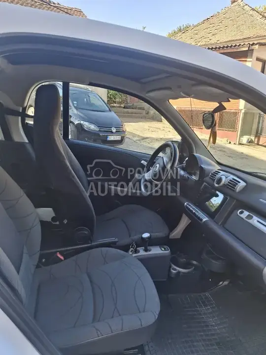 Smart Fortwo 2011 photo 5