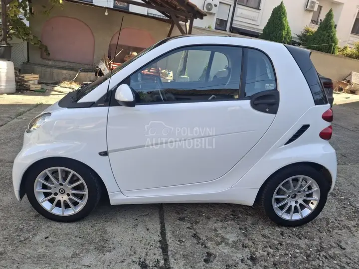 Smart Fortwo 2011 photo 4