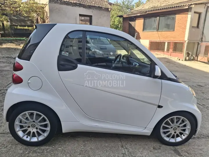Smart Fortwo 2011 photo 3