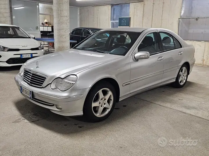 Mercedes-Benz C200