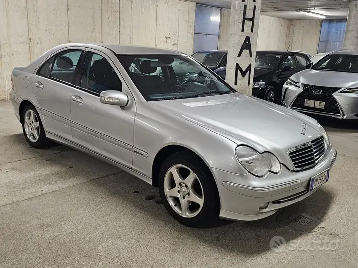 Mercedes-Benz C200 2001 photo 3