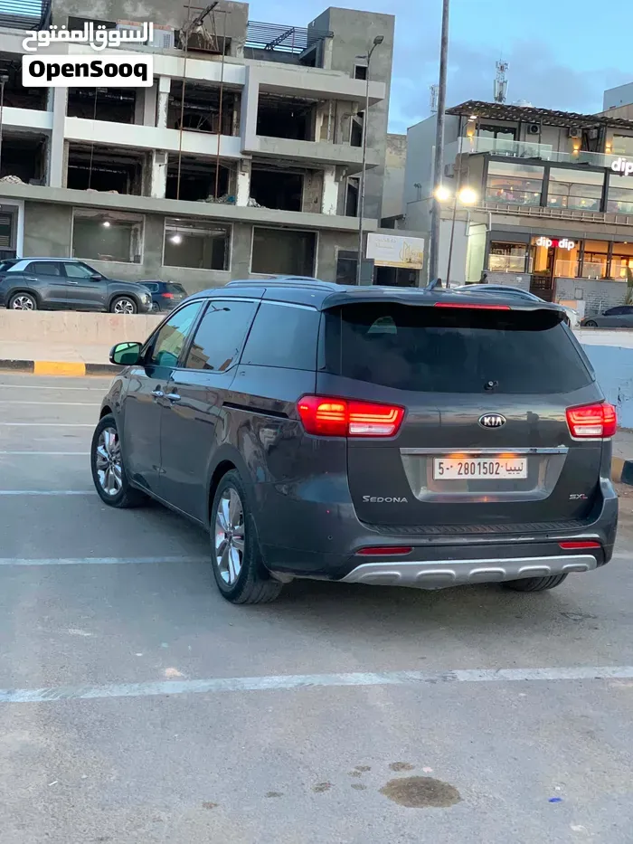 Kia Sedona 2015 photo 3