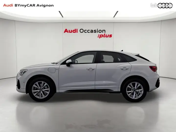 Audi Q3 2023 photo 2
