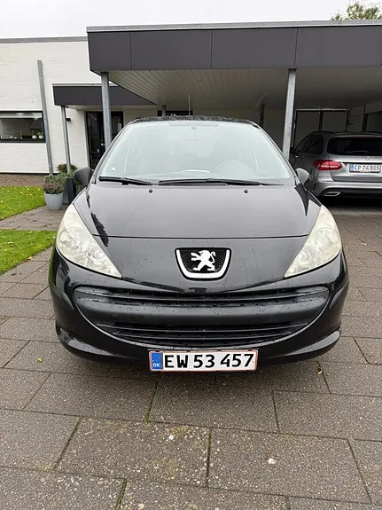 Peugeot 207 2006 photo 2