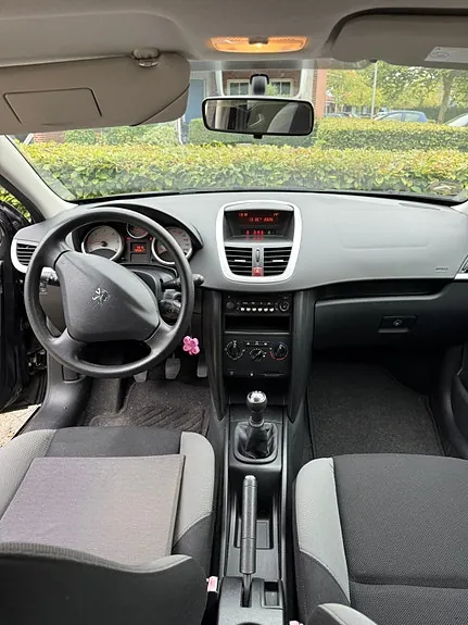 Peugeot 207 2006 photo 4