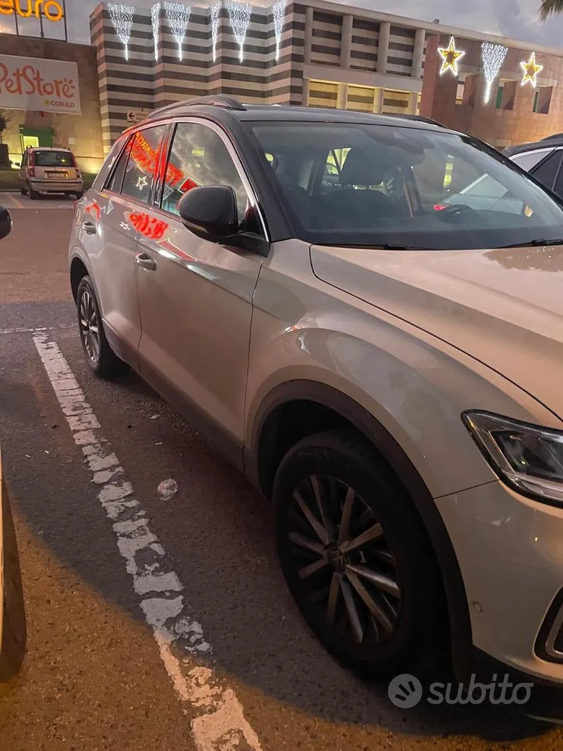 Volkswagen T-Roc 2022 photo 2