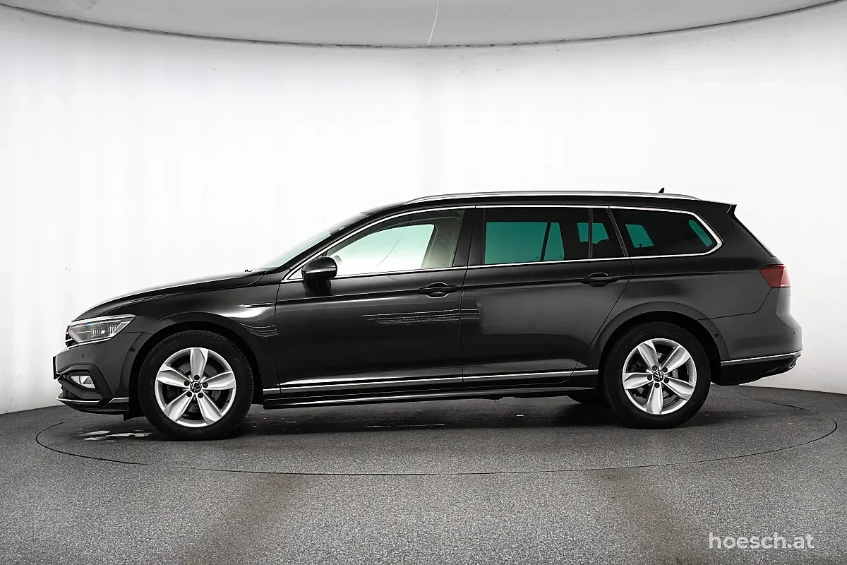 Volkswagen Passat 2023 photo 3