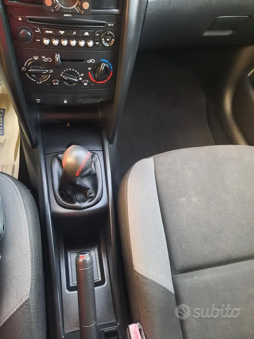 Peugeot 207 2009 photo 4