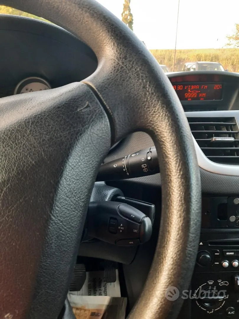 Peugeot 207 2009 photo 2