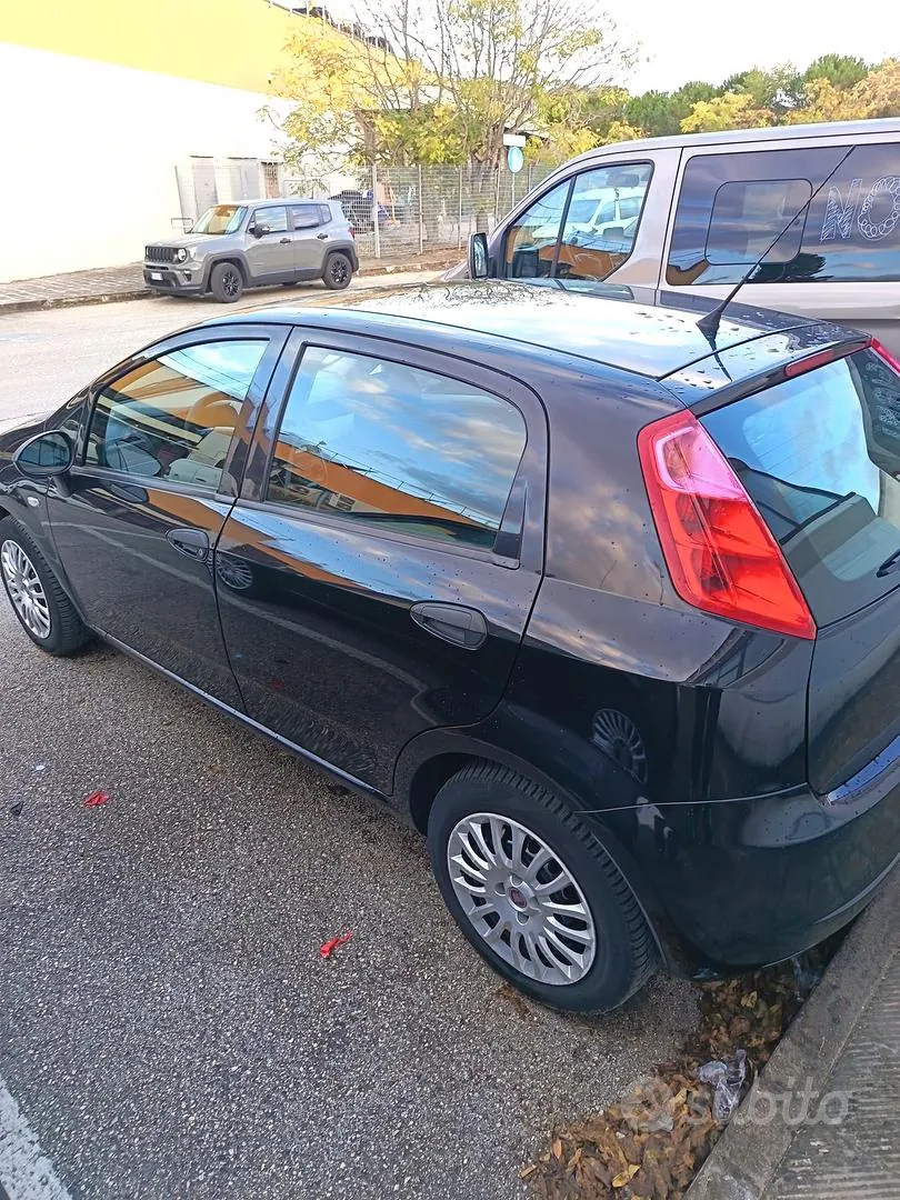 Fiat Punto 2011 photo 3