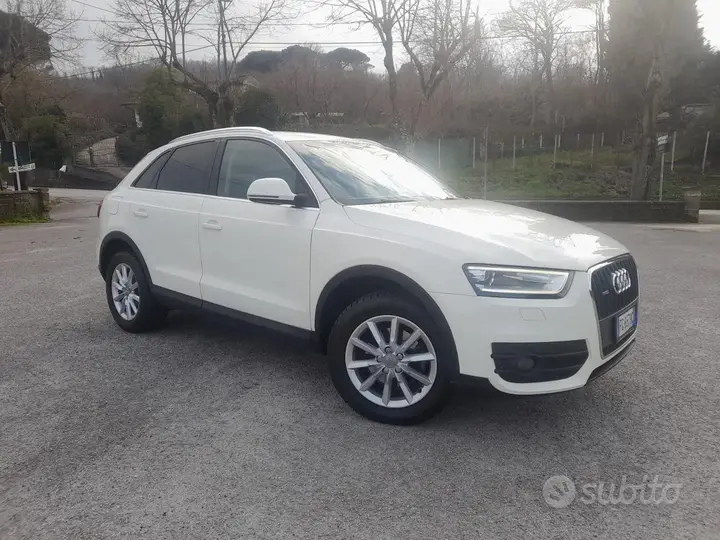 Audi Q3 2012 photo 2