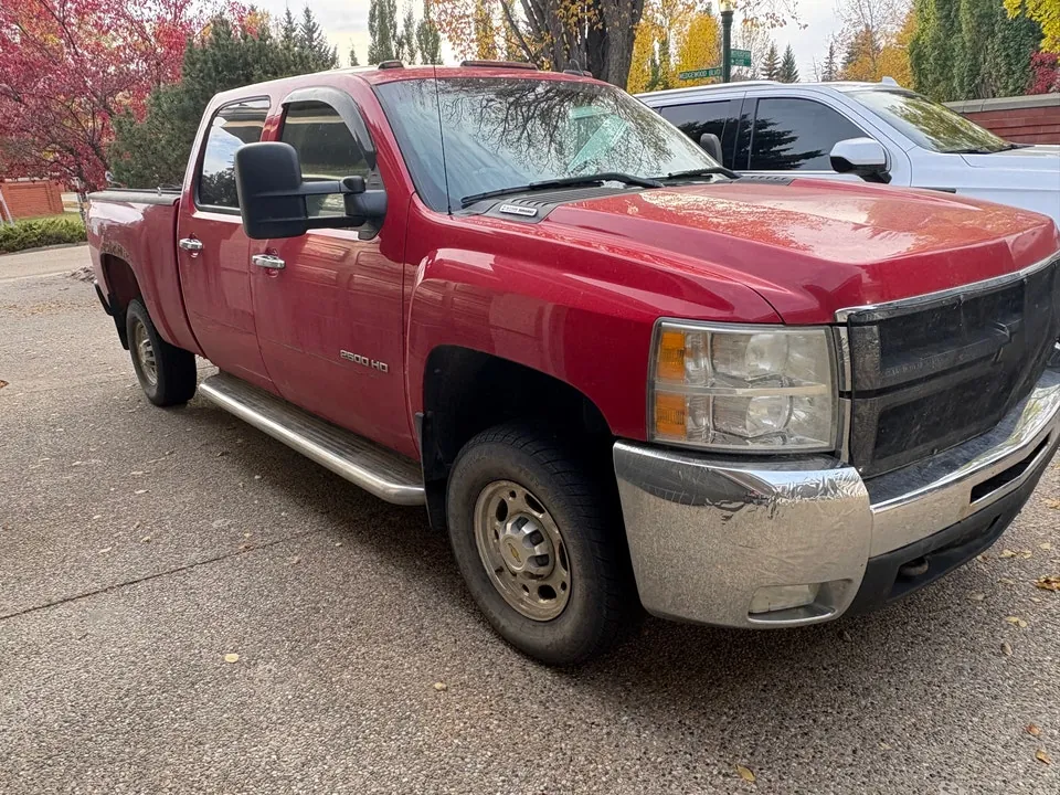Chevrolet Silverado 2500 2010 photo 3