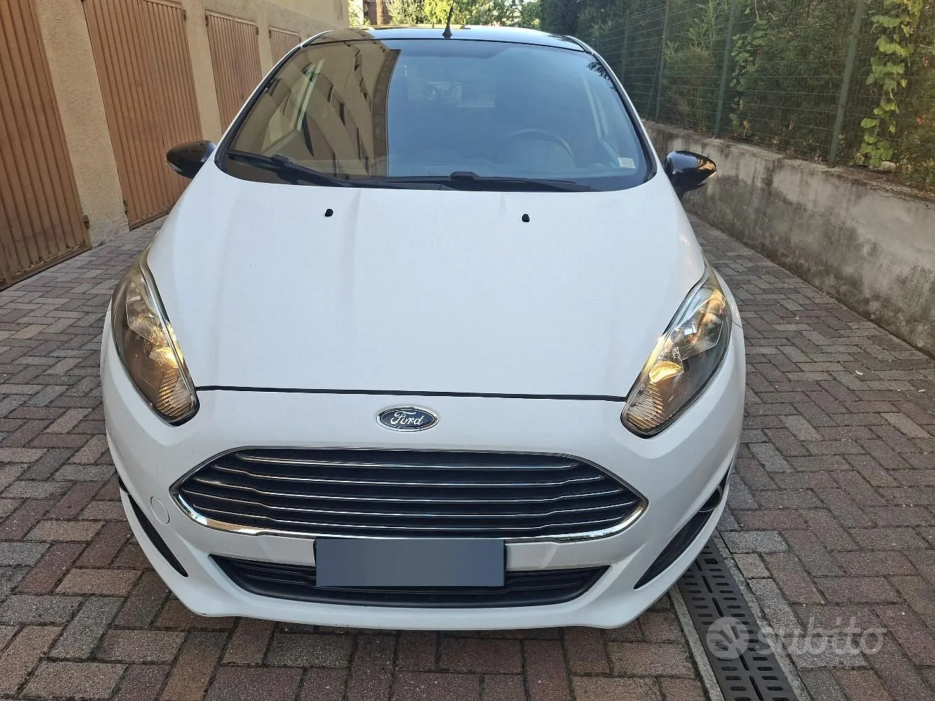 Ford Fiesta 2016 photo 2