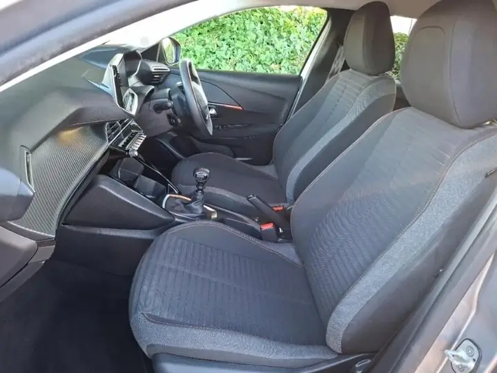 Peugeot 208 2023 photo 5