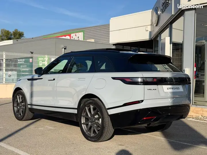 Land Rover Range Rover Velar 2024 photo 3
