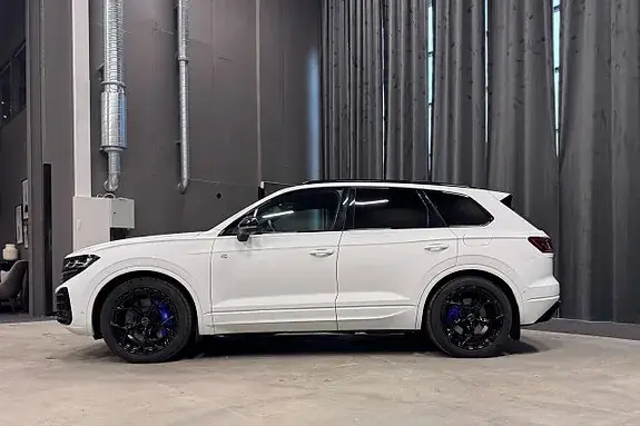 Volkswagen Touareg 2024 photo 3