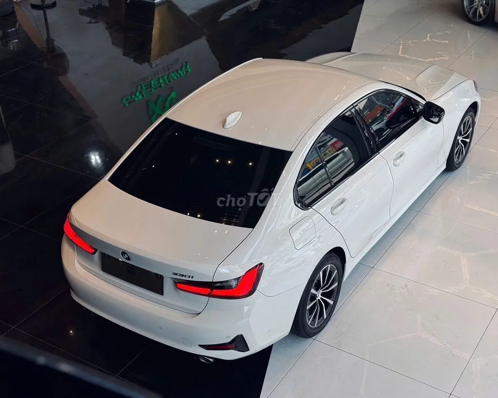 BMW 330I 2019 photo 5
