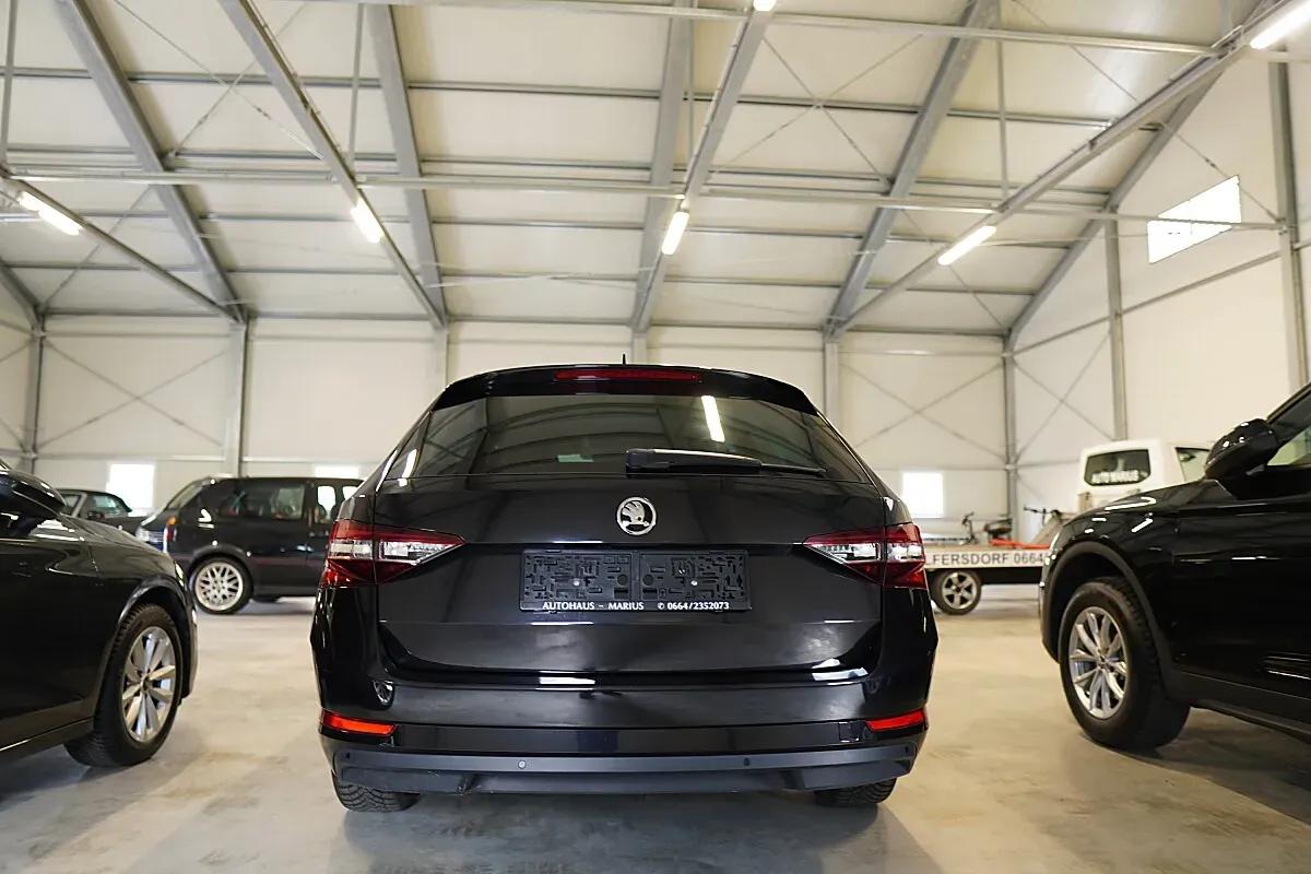Skoda Superb 2018 photo 2
