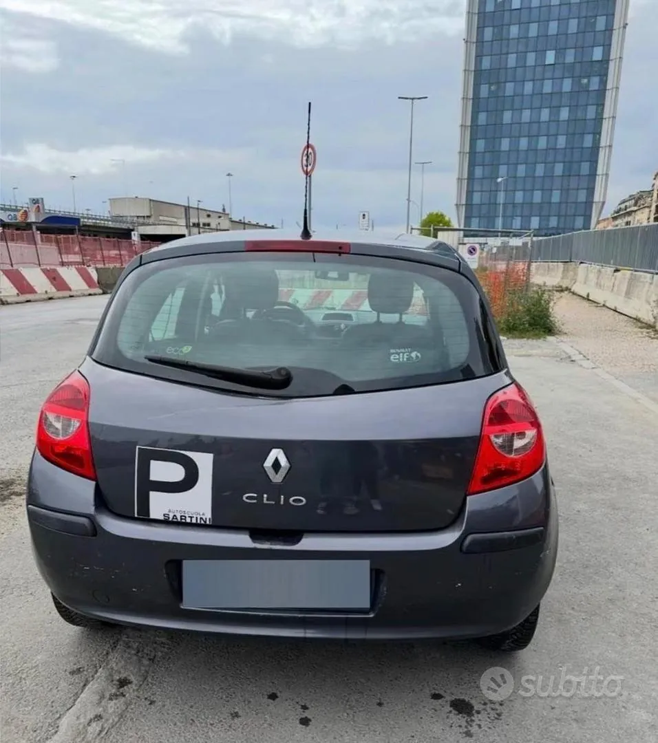Renault Clio 2008 photo 3