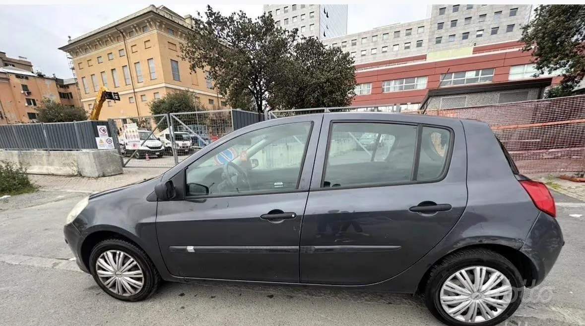 Renault Clio 2008 photo 4