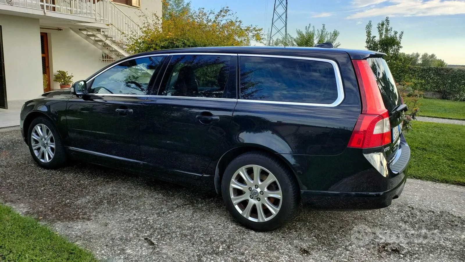 Volvo V70 2010 photo 3