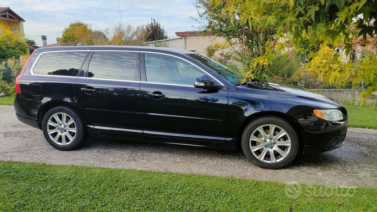 Volvo V70 2010 photo 4