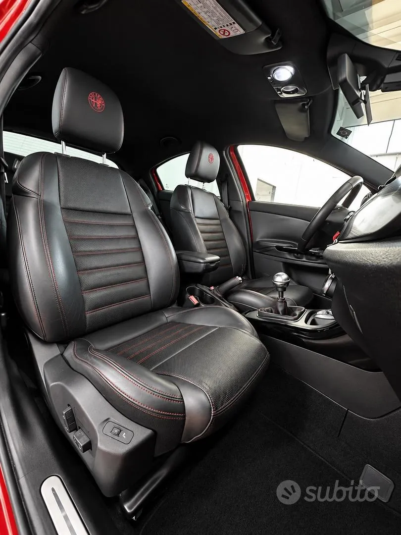 Alfa Romeo Giulietta 2011 photo 3