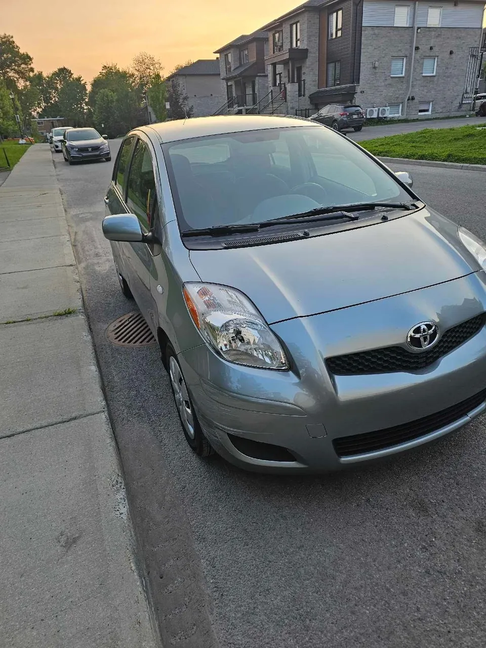 Toyota Yaris 2010 photo 2