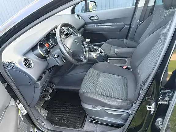 Peugeot 5008 2010 photo 5