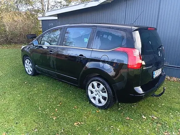 Peugeot 5008 2010 photo 2