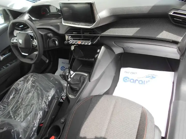 Peugeot 208 2025 photo 4