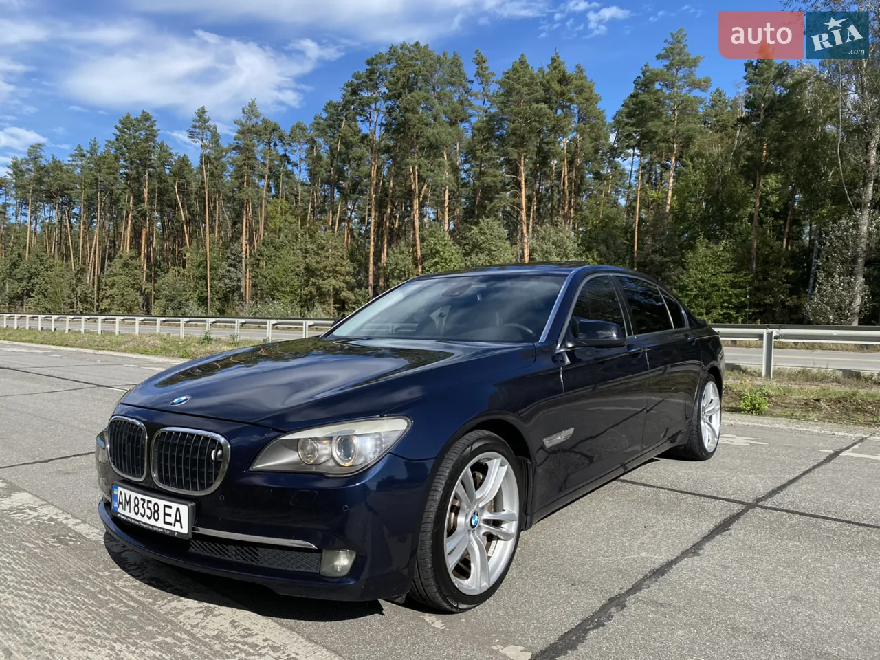 BMW 7 Series 2010 photo 4
