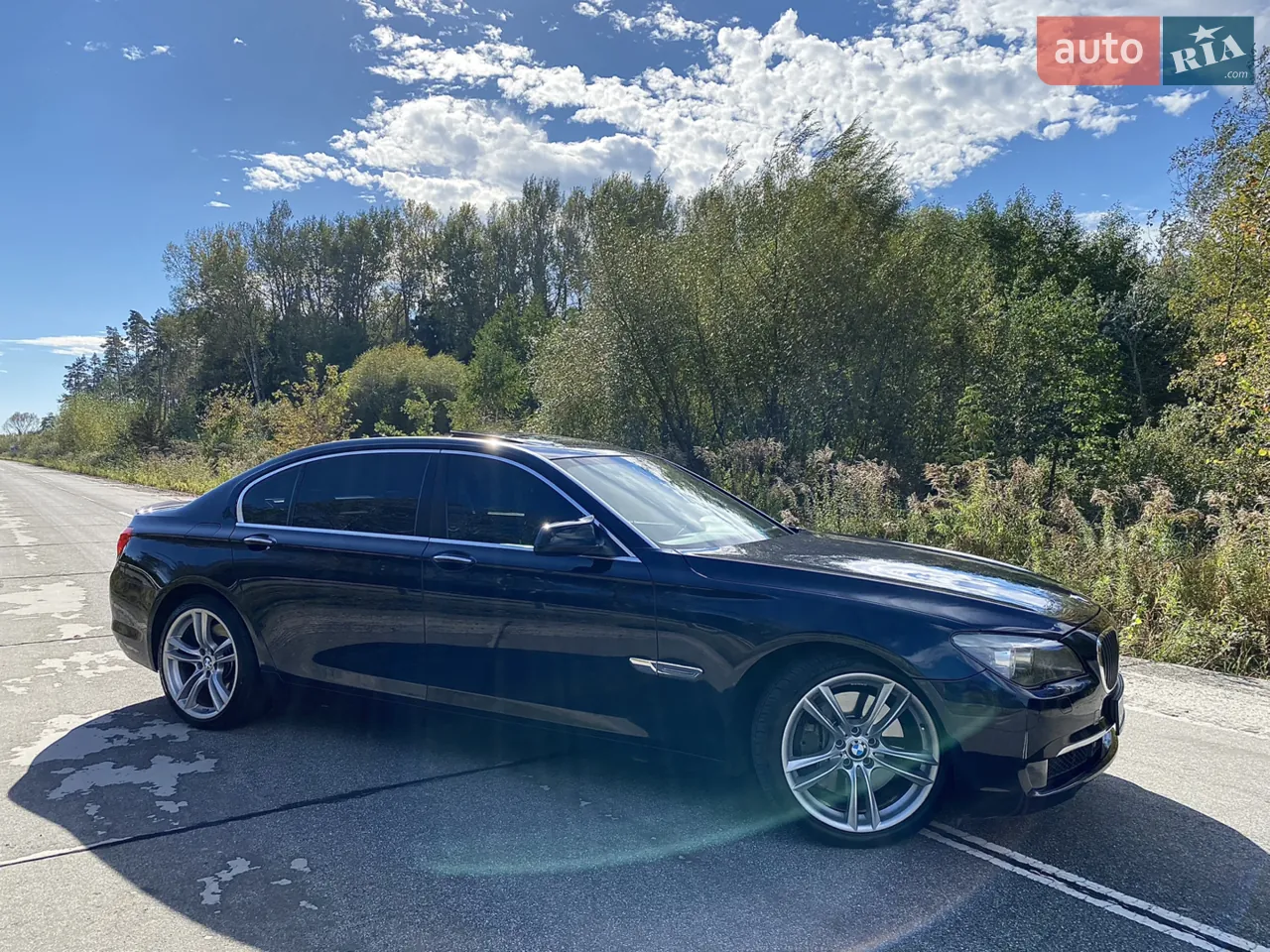 BMW 7 Series 2010 photo 3