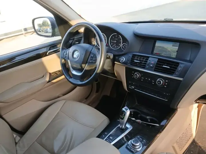 BMW X3 2010 photo 2